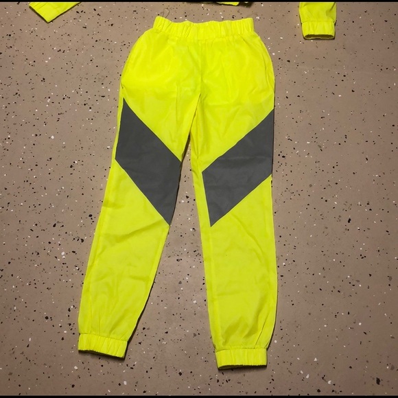 Fashion nova neon lime lounge set! - Picture 2 of 13